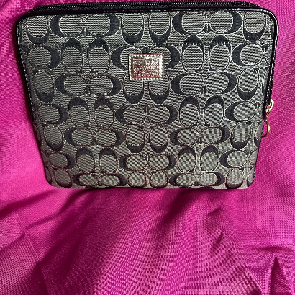 Coach tablet holder